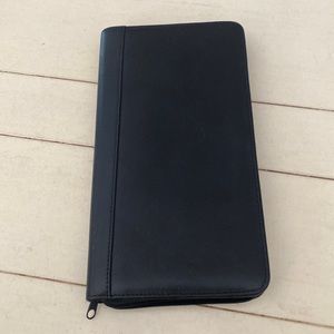 Alas leather travel wallet. Black many pockets!